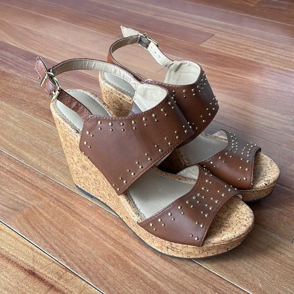 Shoes - Picture 2 of 3